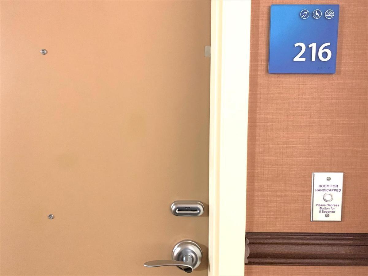 Holiday Inn Express Fresno Northwest - Herndon By Ihg Екстериор снимка