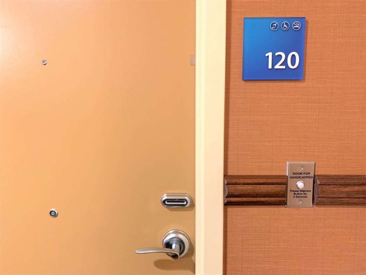 Holiday Inn Express Fresno Northwest - Herndon By Ihg Екстериор снимка