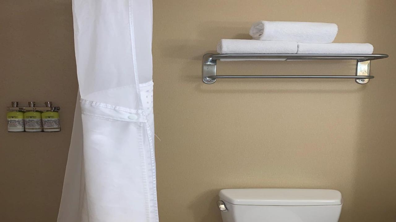 Holiday Inn Express Fresno Northwest - Herndon By Ihg Екстериор снимка