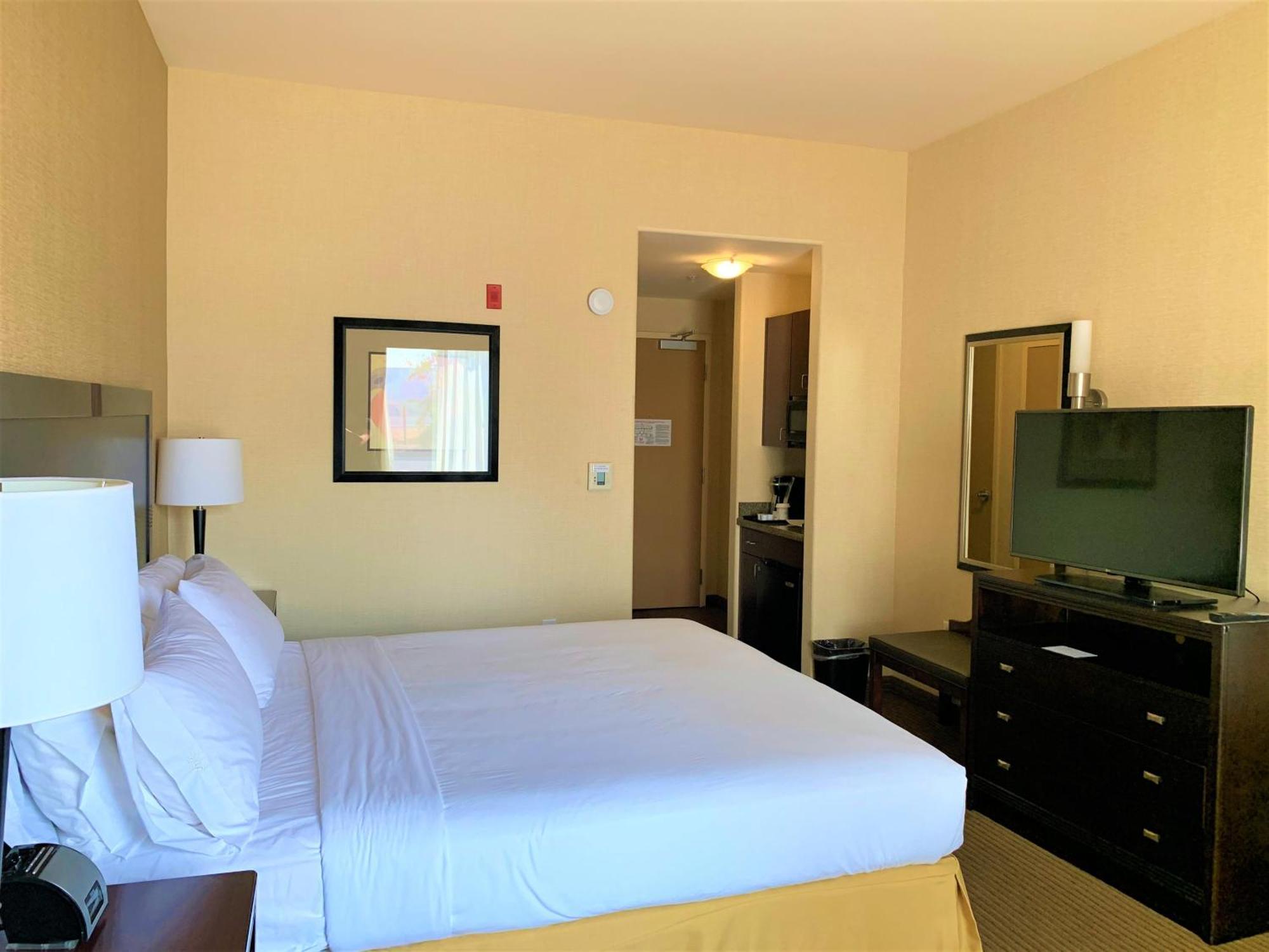 Holiday Inn Express Fresno Northwest - Herndon By Ihg Екстериор снимка