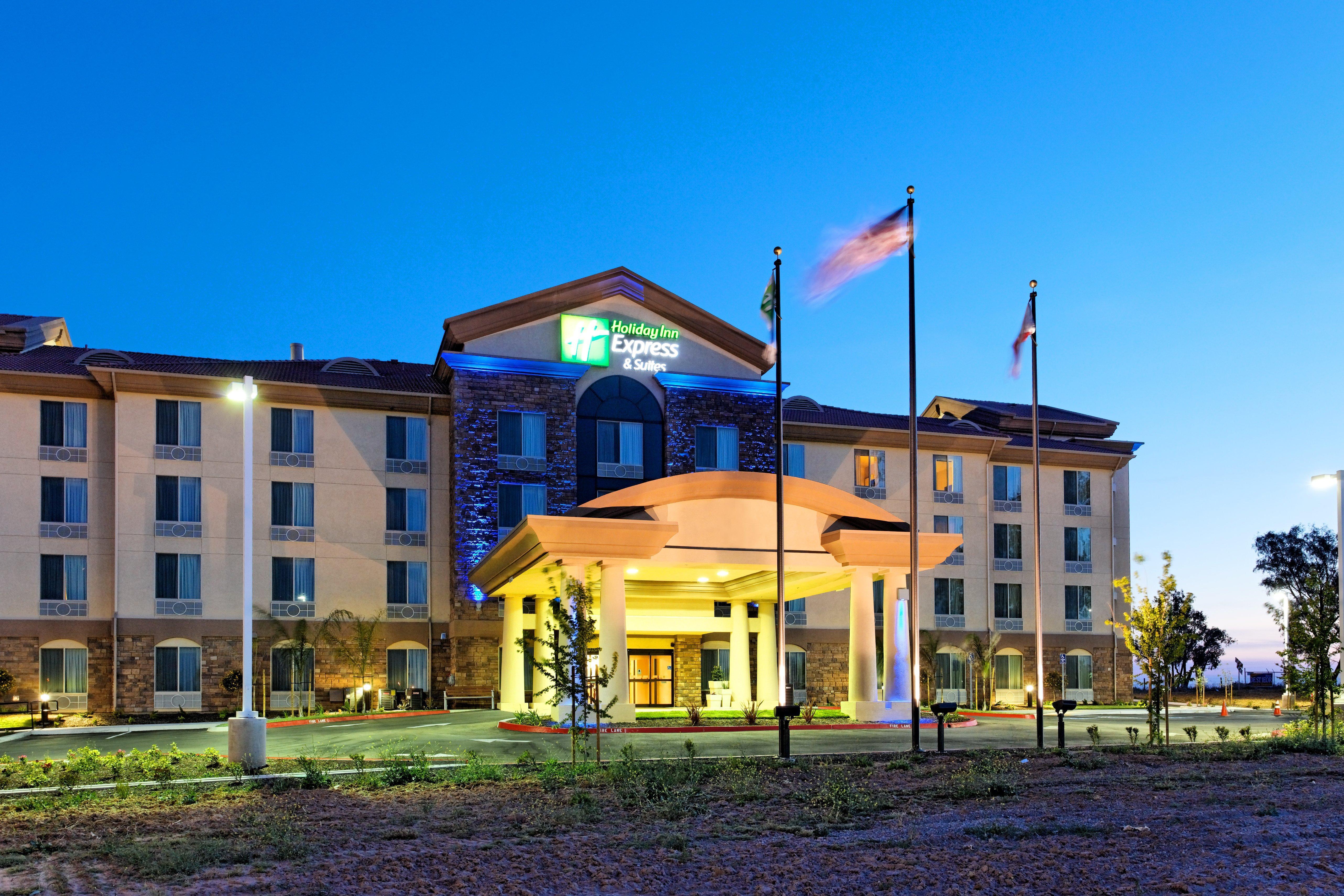 Holiday Inn Express Fresno Northwest - Herndon By Ihg Екстериор снимка