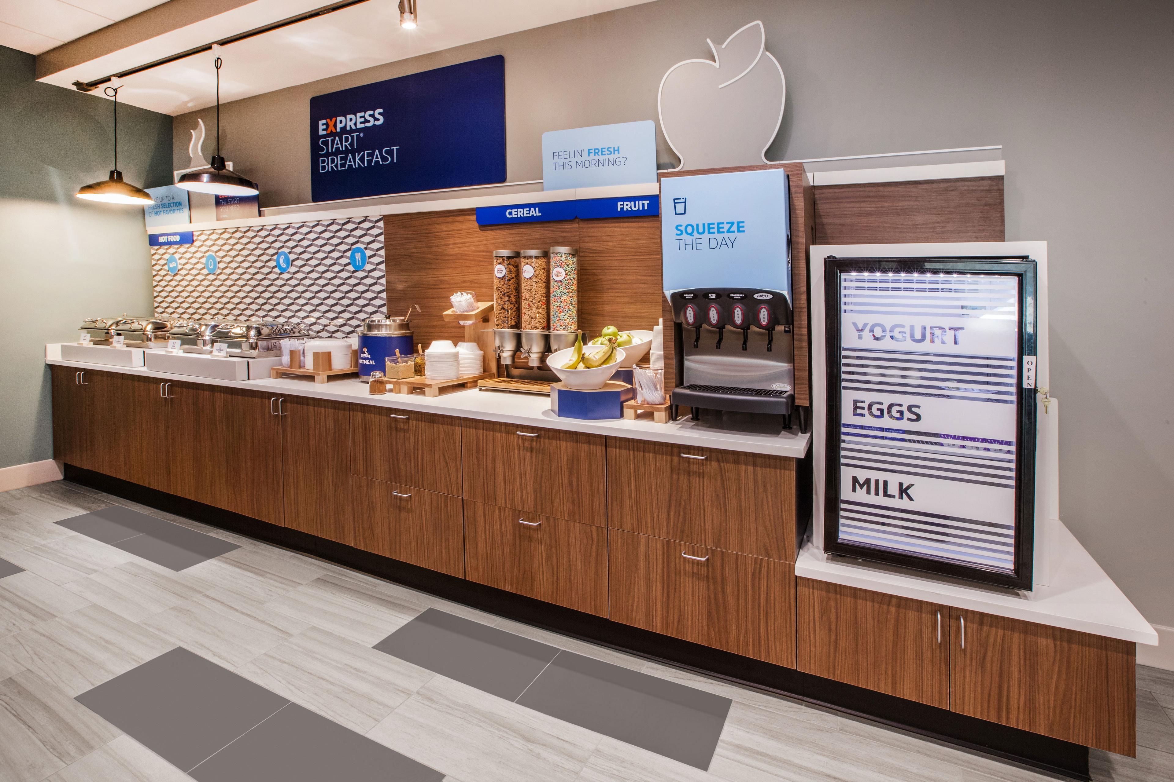Holiday Inn Express Fresno Northwest - Herndon By Ihg Екстериор снимка