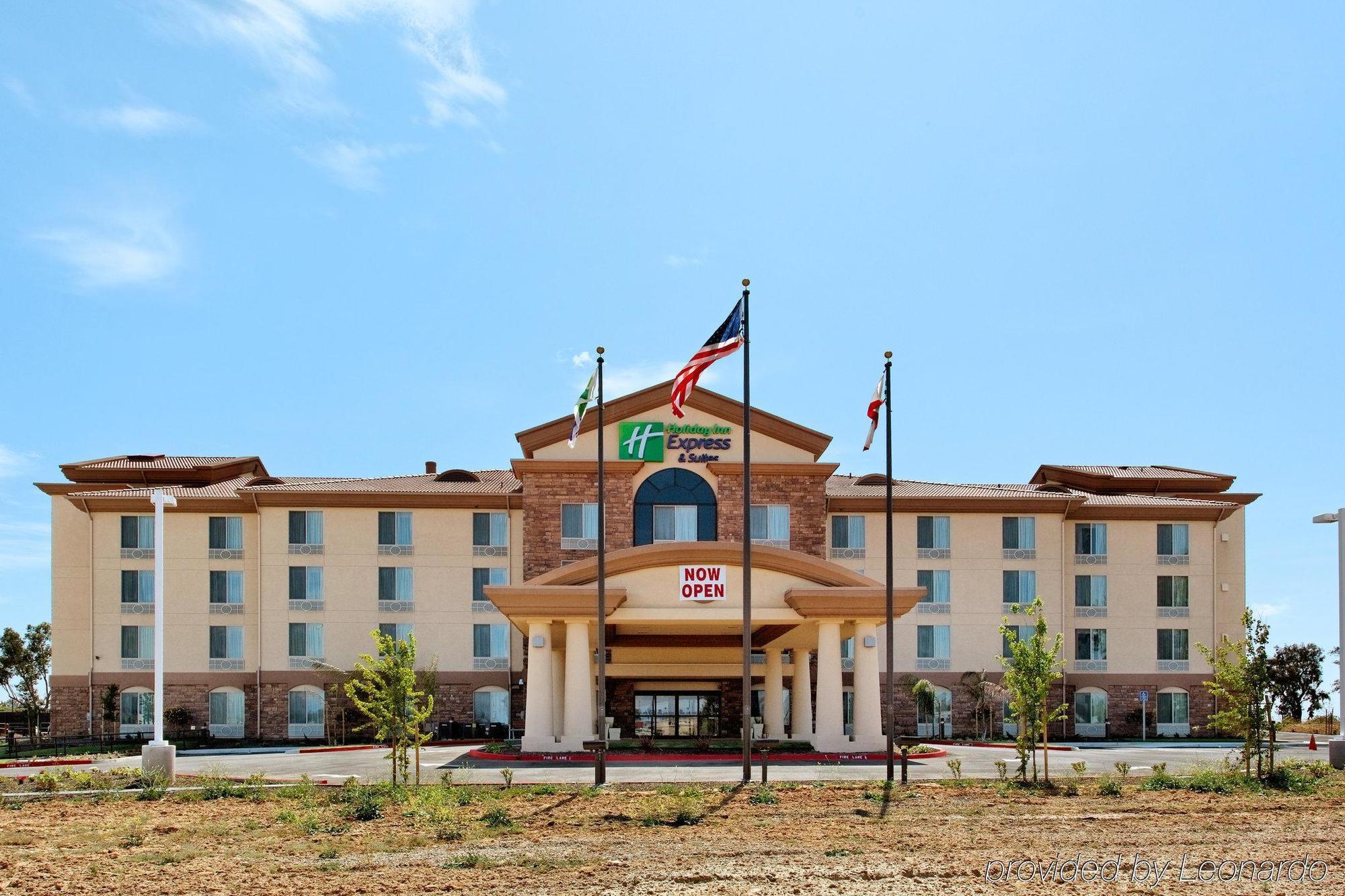 Holiday Inn Express Fresno Northwest - Herndon By Ihg Екстериор снимка